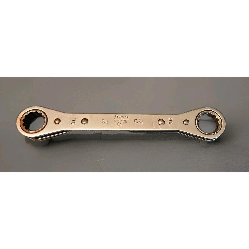 Snap-on USA 3/4" x 13/16" Chrome Ratcheting 12-point Box End Wrench R2426